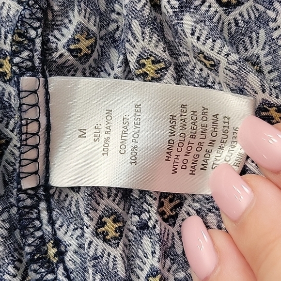 Loose flowy tank top size medium - Picture 5 of 5